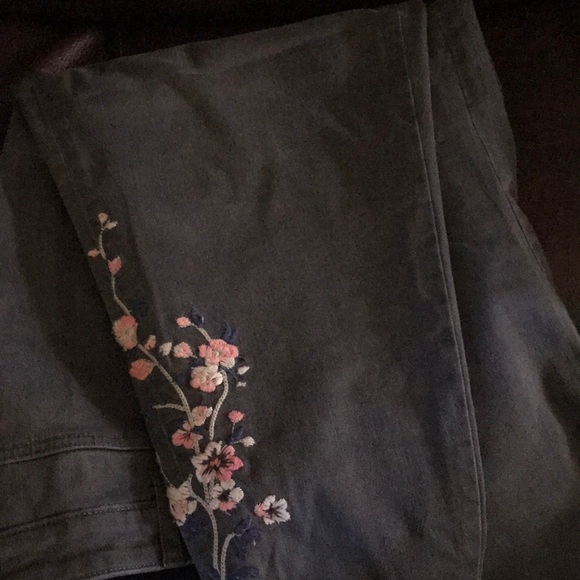 Mid Rise super stretch ankle jeans - Picture 2 of 5